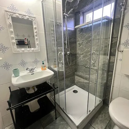Bella Nyaralo Siofok-szabadifuerdon Privat Jakuzzi Hébergement de vacances *