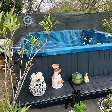 Bella Nyaralo Siofok-szabadifuerdon Privat Jakuzzi Hébergement de vacances Siófok